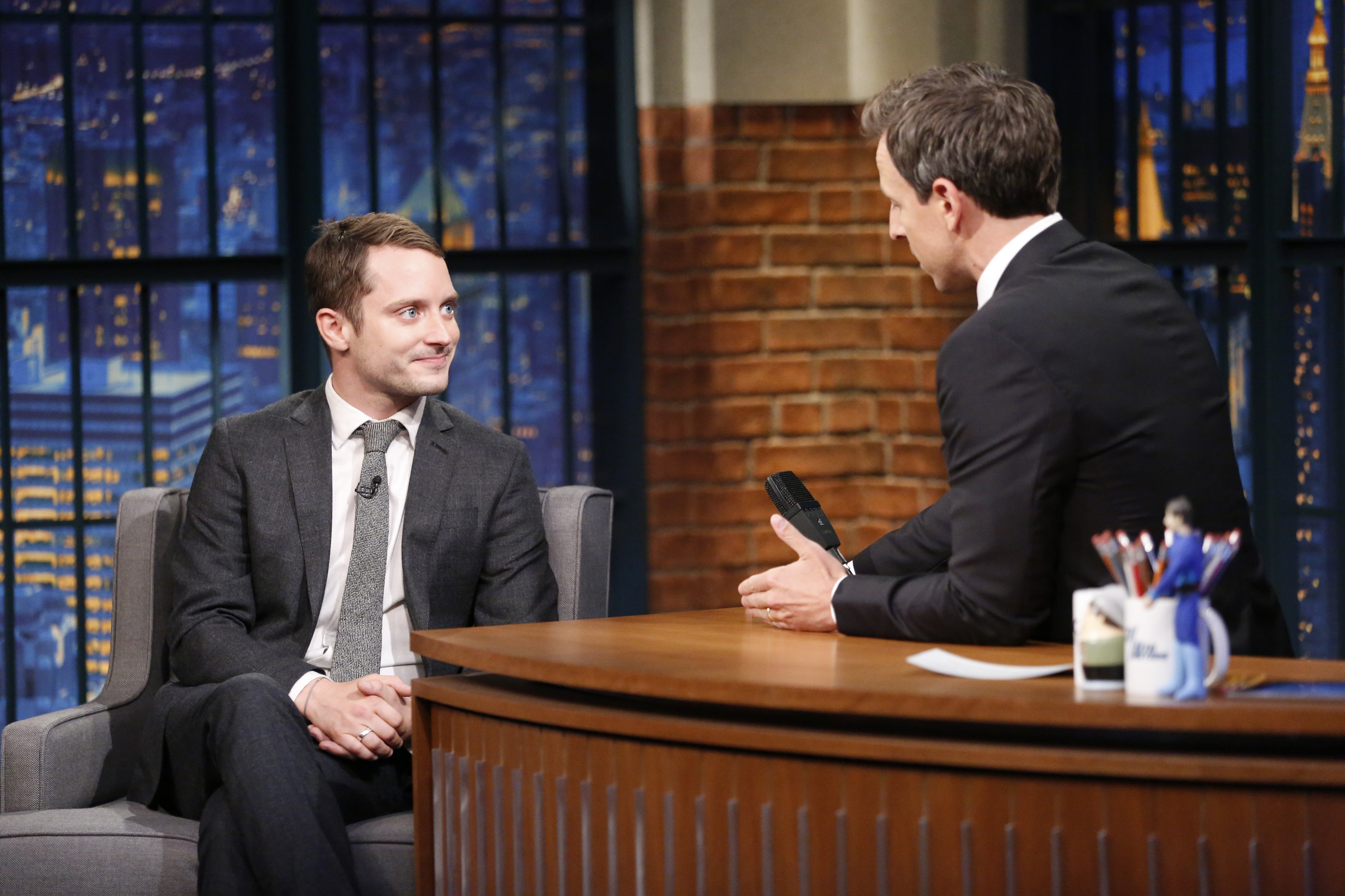 Late_Night_with_Seth_Meyers_91615_28129.jpg