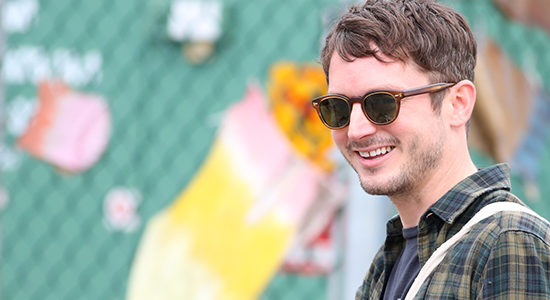 New photos from the set of Dirk Gently